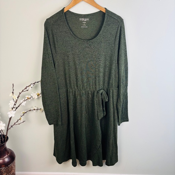Torrid Super Soft Hacci Faux Wrap Dress Size 2X - Picture 3 of 5